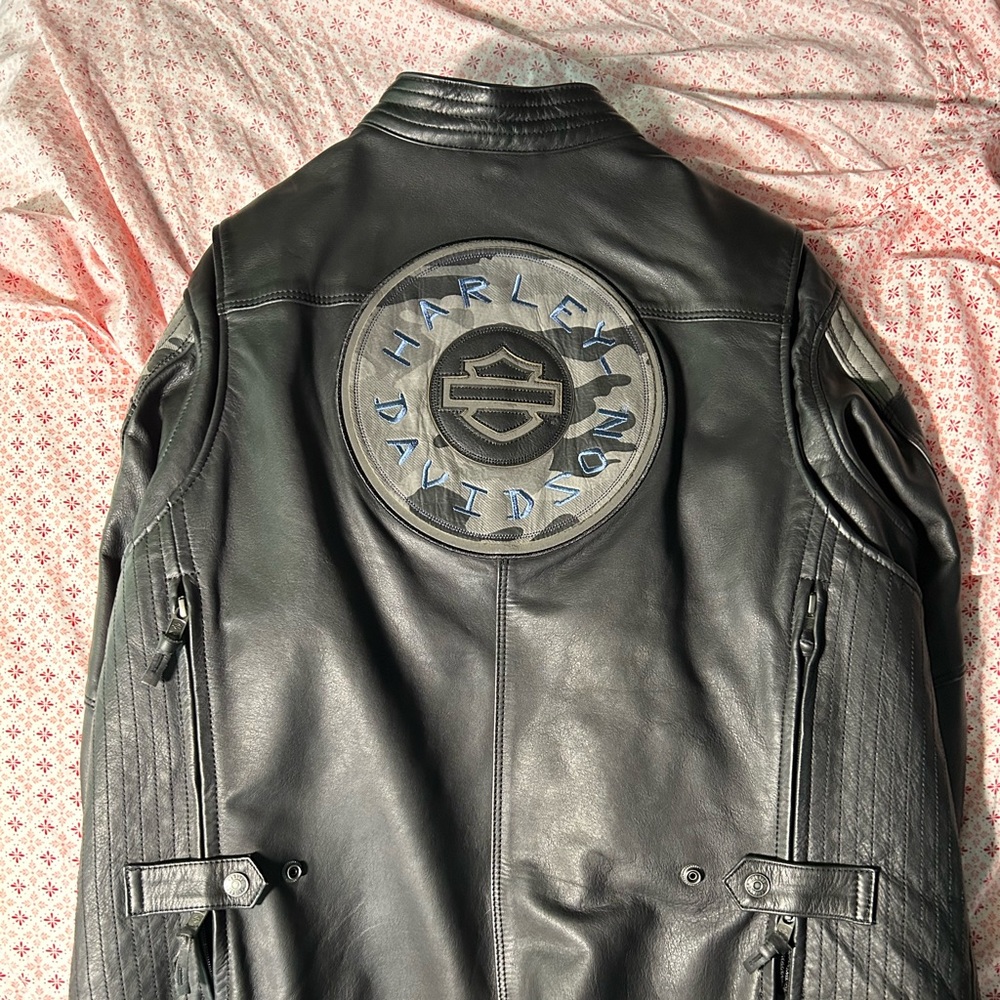 HD women’s jacket and chaps